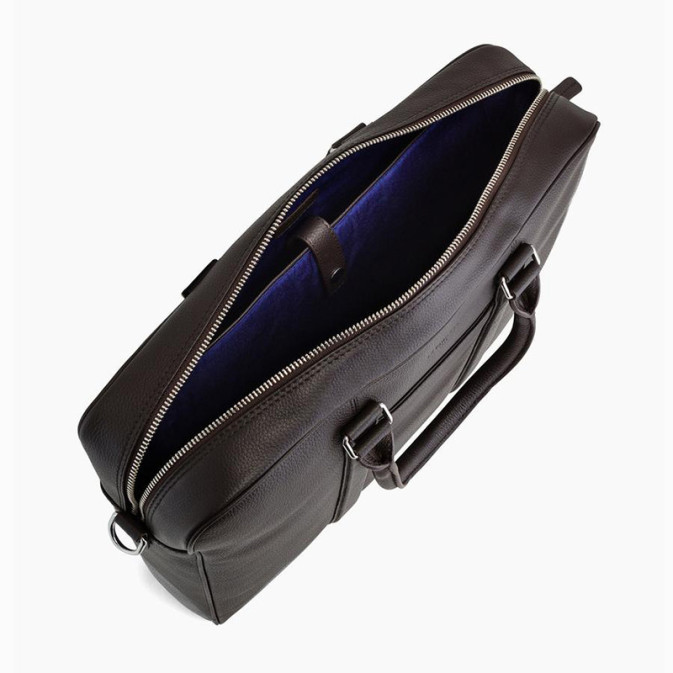 Sac Cuir Homme Sac Ordinateur Cuir Charles - 17 Pouces - Passant Trolley - Porté Main/bandoulière Le Tanneur Cartable Cuir Homme Sac Cuir Homme Sac Ordinateur Cuir Charles - 17 Pouces - Passant Trolley - Porté Main/bandoulière Le Tanneur Cartable Cuir Homme