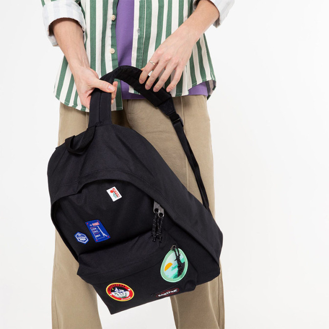 Sac à Dos EASTPAK OUT OF OFFICE 27L - Noir - Compartiment Ordinateur - Nylon Résistant