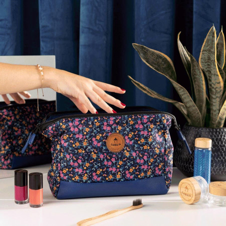 Cabaïa Travelkit Calle Flores Navy Toiletry Bag