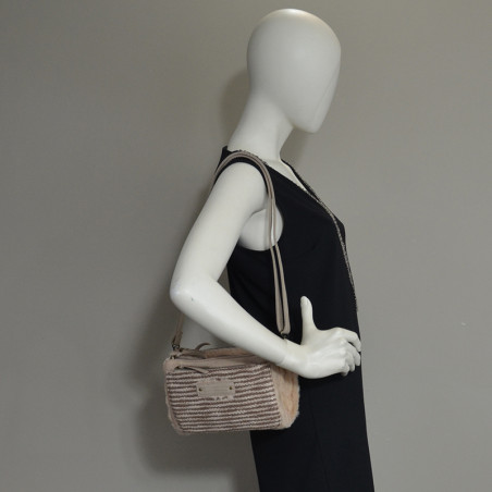Le Voyage En Panier Miko Pochette de Sac et Trotteur Beige porté