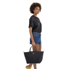 Longchamp Le Pliage Green Sac À Main M Noir porté
