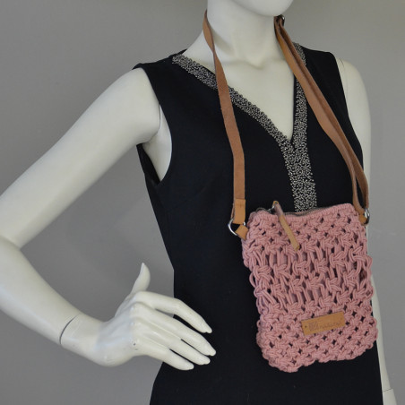 Biba Maldivas Pochette smartphone Macramé Rosa porté