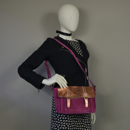 Farfouillette Sac Bandoulière Vintage Cuir 2520 Violet porté