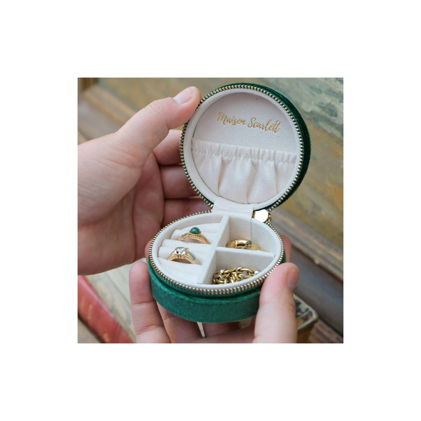 Maison Scarlett Travel Jewelry Box Yvonne Velvet Green