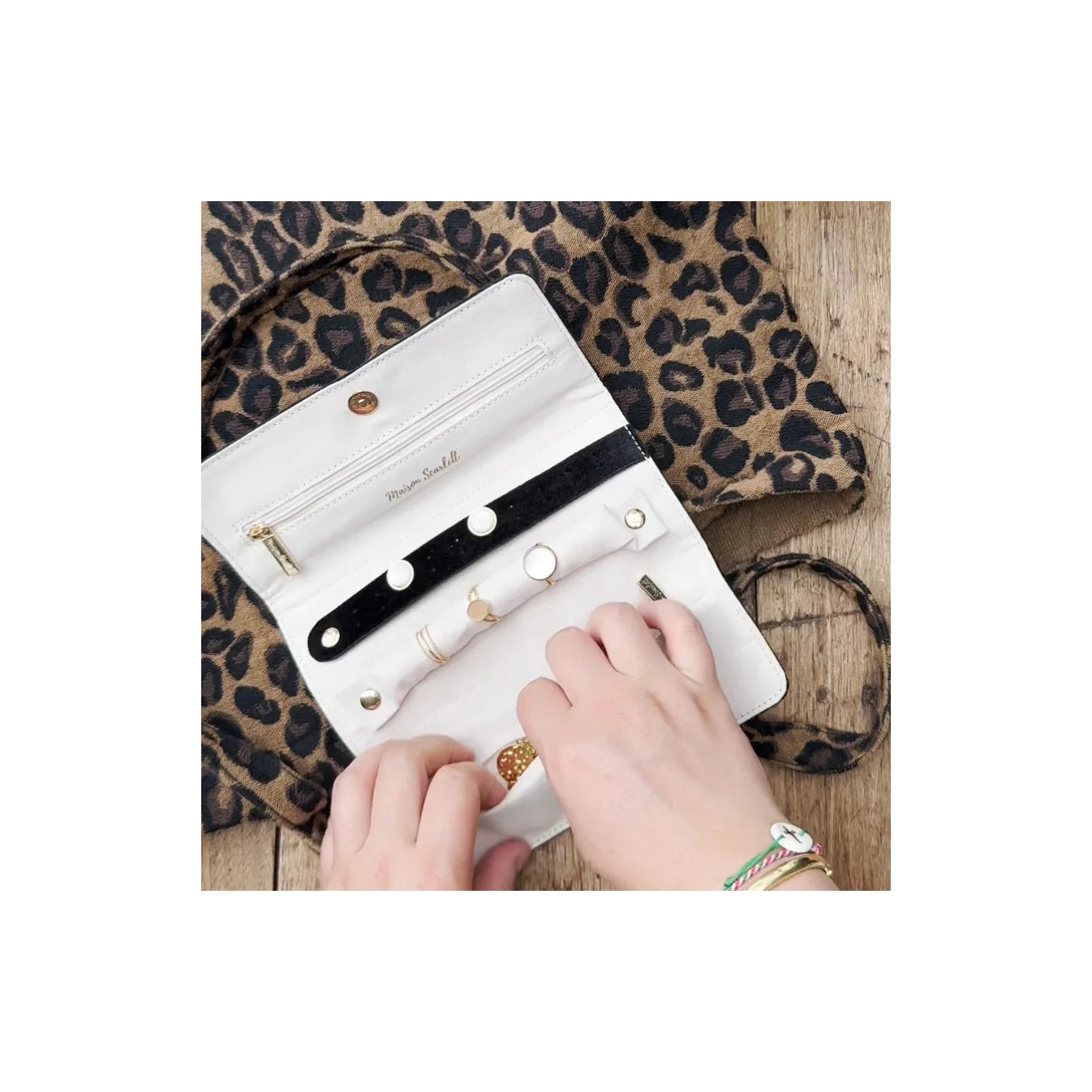 Maison Scarlett Travel Jewelry Pouch Catherine Velvet Black