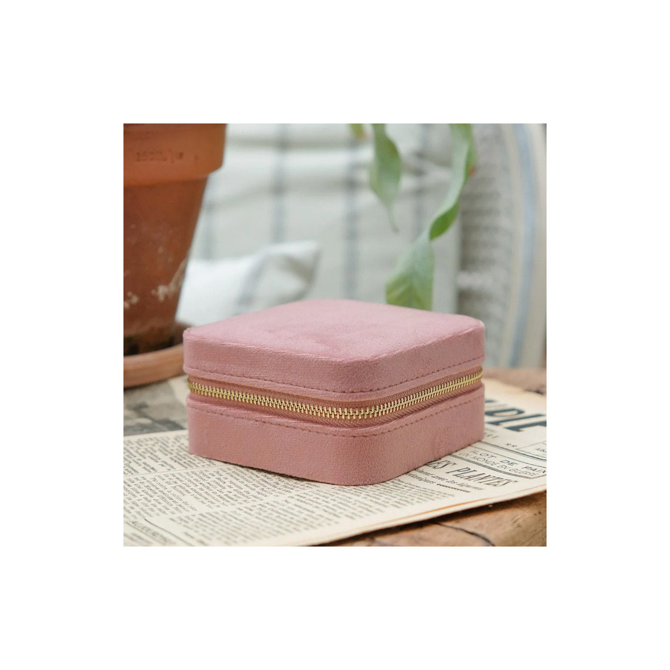 Maison Scarlett Travel Jewelry Box Corinne Velvet Rose