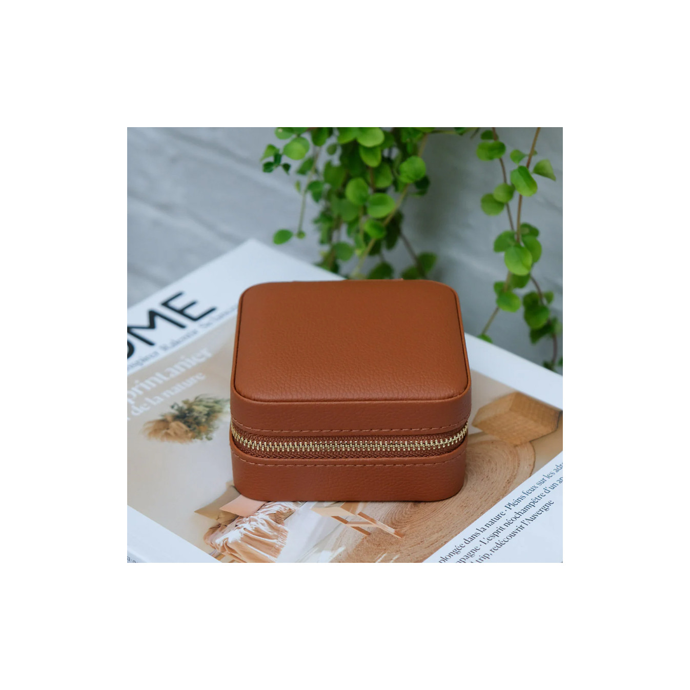 Maison Scarlett Travel Jewelry Box Corinne PU Camel