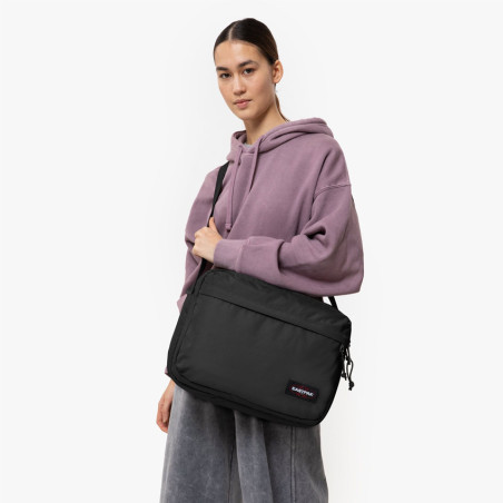 Eastpak Crosser Sac Ordinateur 16" 008 Black porté