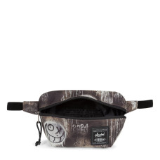 Eastpak Sommar Banana Bag 4o0 in the maze