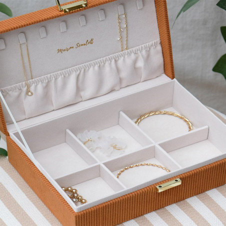 Maison Scarlett Boîte A Bijoux Louise En Velours Camel bijoux