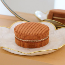 Maison Scarlett Travel Jewelry Box Yvonne in Côtelé Camel Velvet