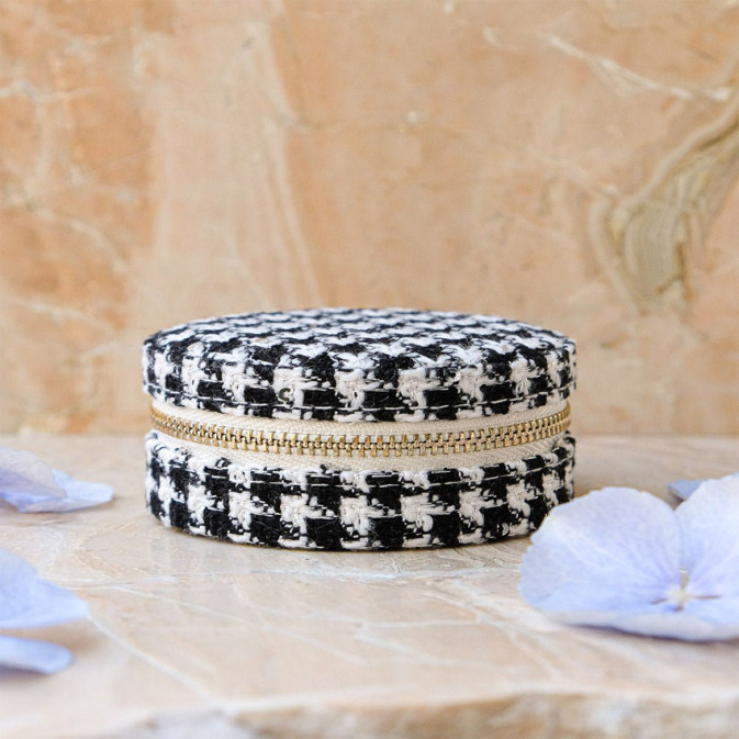 Maison Scarlett Travel Jewelry Box Yvonne in Chicken Feet
