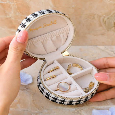 Maison Scarlett Travel Jewelry Box Yvonne in Chicken Feet