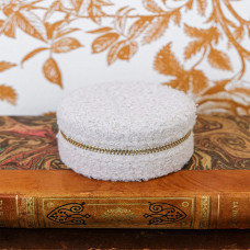 Maison Scarlett Travel Jewelry Box Yvonne Teddy in Plush White