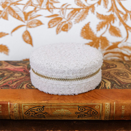 Maison Scarlett Travel Jewelry Box Yvonne Teddy in Plush White