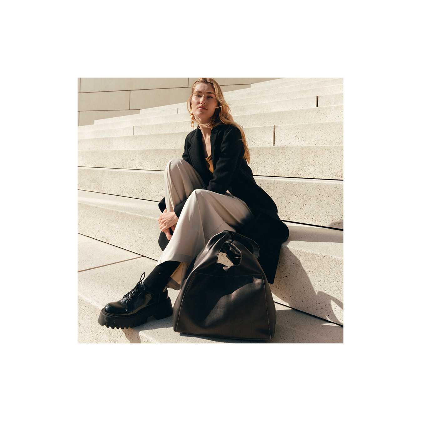 Les Ateliers Fourès Amazone Large Shoulder Bag A701 Black