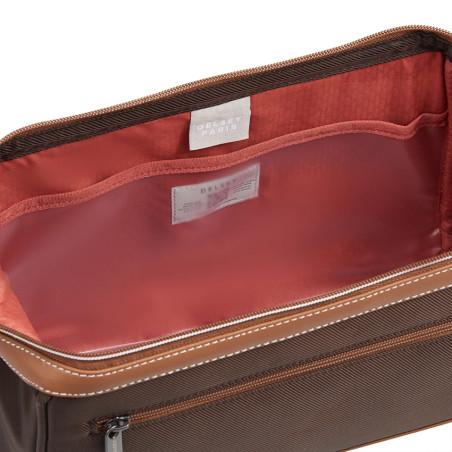 Delsey Chatelet Air 2.0 Trousse de Toilette Week-end Marron ouvert 2
