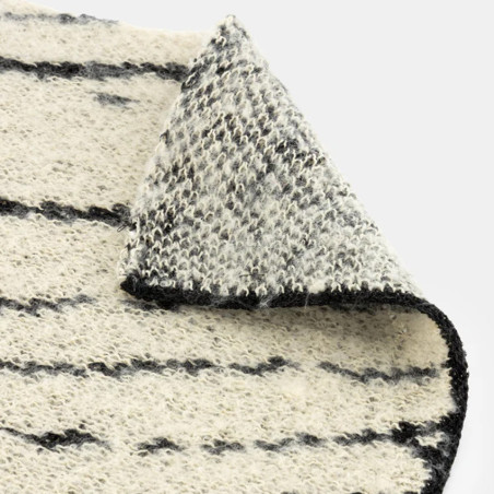 Anekke Soft Scarf Black And White: A true cocoon of softness!