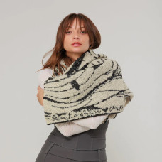 Anekke Soft Scarf Black And White: A true cocoon of softness!