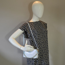Mila Louise Mama XS DS Petit Sac Trotteur Toile Pois Azur porté
