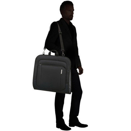 Samsonite Respark Housse Extensible Pour Habits Oxone Black porté