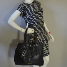 Mila Louise Maena LX1 Sac Shopping Irisé Fumé Kaki porté