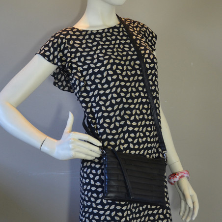 Biba Lewisburg Bricks Shoulder Pouch Bag in Leather LEB16L Negro