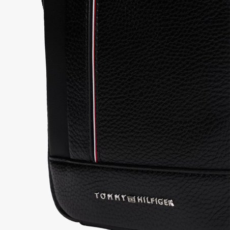 Tommy Hilfiger TH Central Messenger Bag Grainy Effect BDS Black