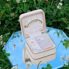 Maison Scarlett Travel Jewelry Box Corinne Velvet Beige