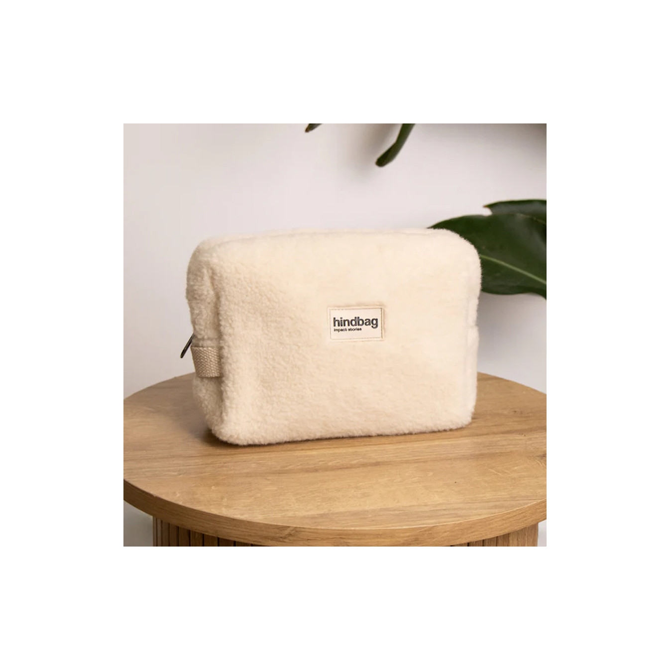 Hindbag Leon Cosmetic Bag Fake Arctic Teddy Fur - Easy to carry for...