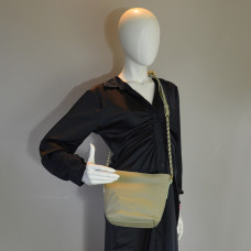 Mila Louise Nita C1 Sac A Bandoulière Cuir Grainé Oyster porté