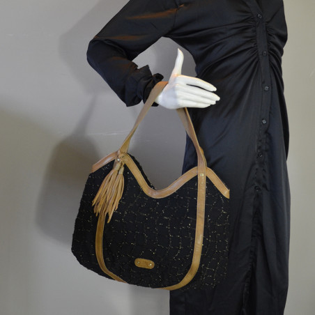 Mila Louise Mina GF2 Petit Sac Hobo Noir porté