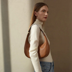 Le Tanneur Juliette Small Hobo Bag in Grained Tan Leather