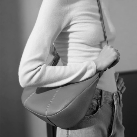 Le Tanneur Juliette Small Hobo Bag in Grained Earth Burnt Leather