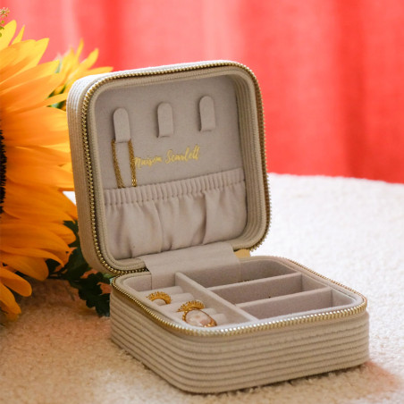 Maison Scarlett Corinne Beige Ribbed Travel Jewelry Box in Velvet