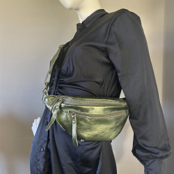 Shiny Leather Banana Bag Farfouillette
