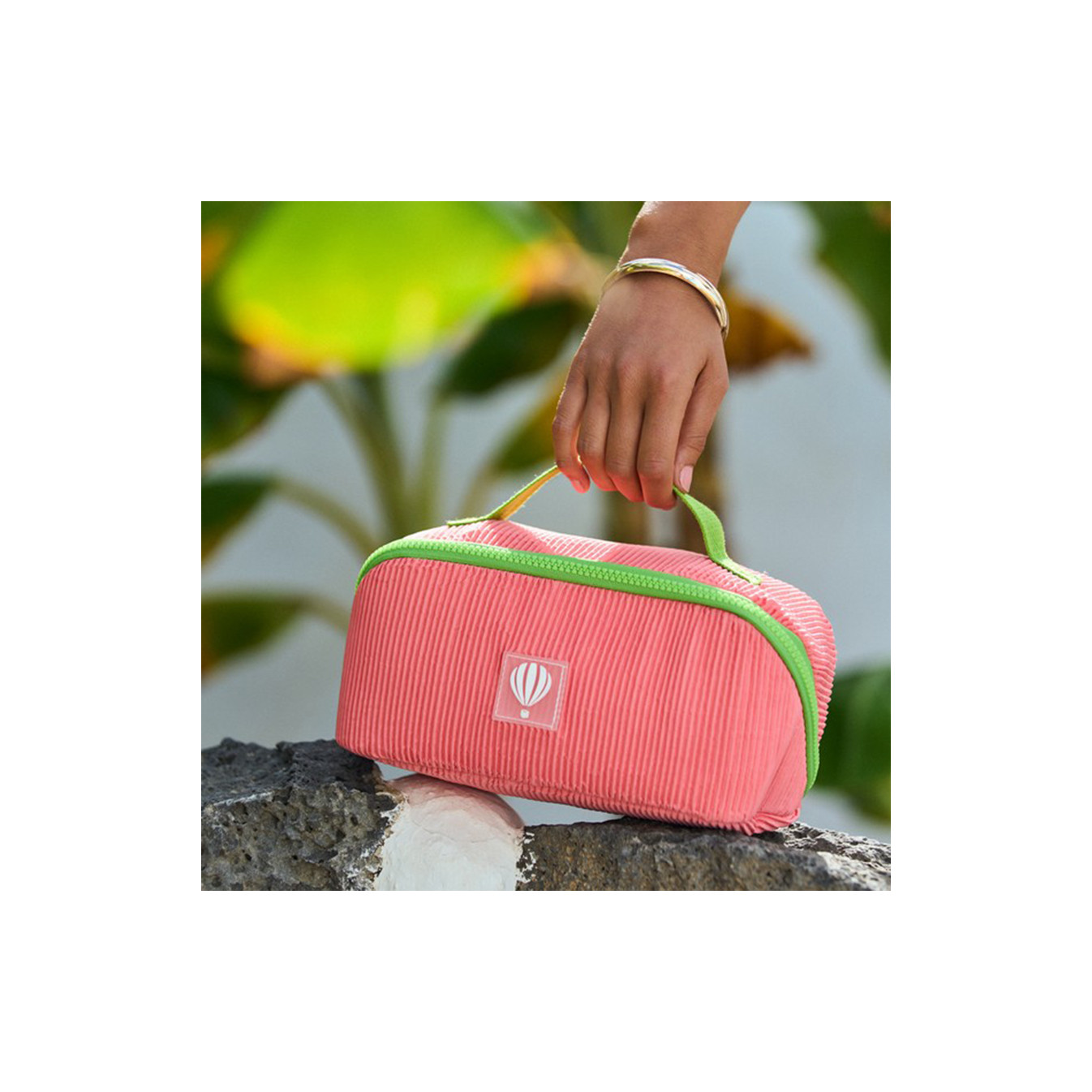 Le Voyage En Panier Bubble Gum Trousse De Toilette Velours Rose