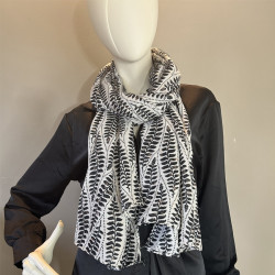 Farfouillette Souffle Végétal Black Floral Scarf