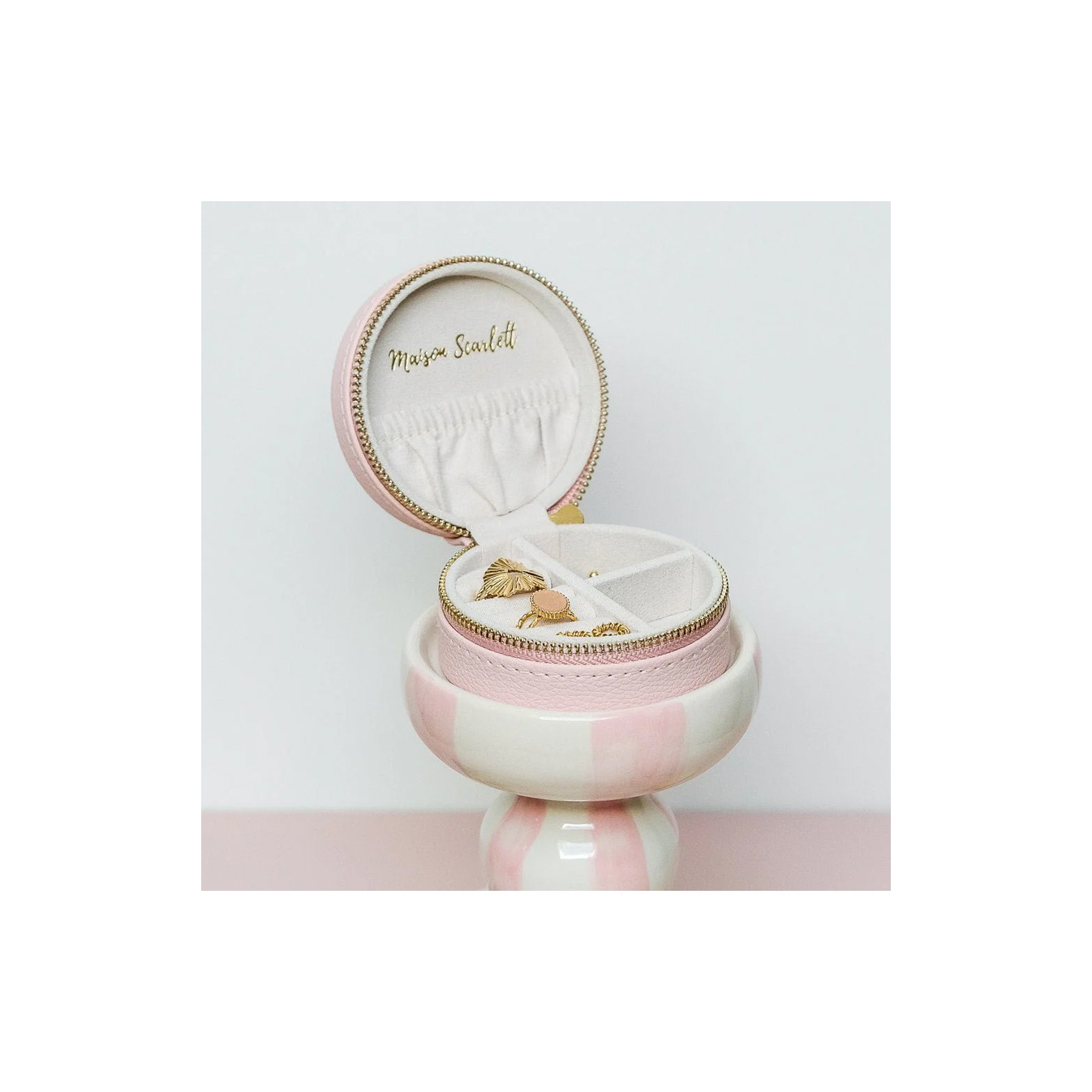 Maison Scarlett Travel Jewelry Box Yvonne in PU Leather Pink