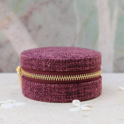 Maison Scarlett Travel Jewelry Box Yvonne in Lin Bordeaux