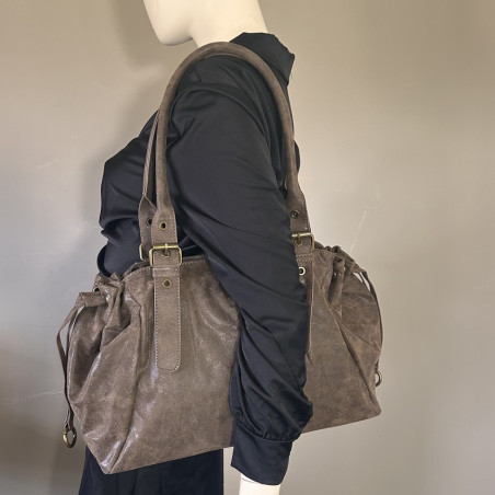 Farfouillette Sac Shopping Effet Brillant Taupe porté