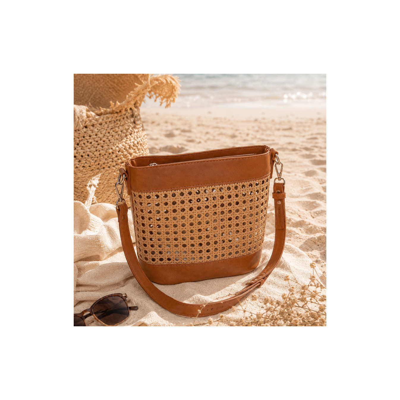 Farfouillette Woven Bucket Bag & Removable Pocket Camel