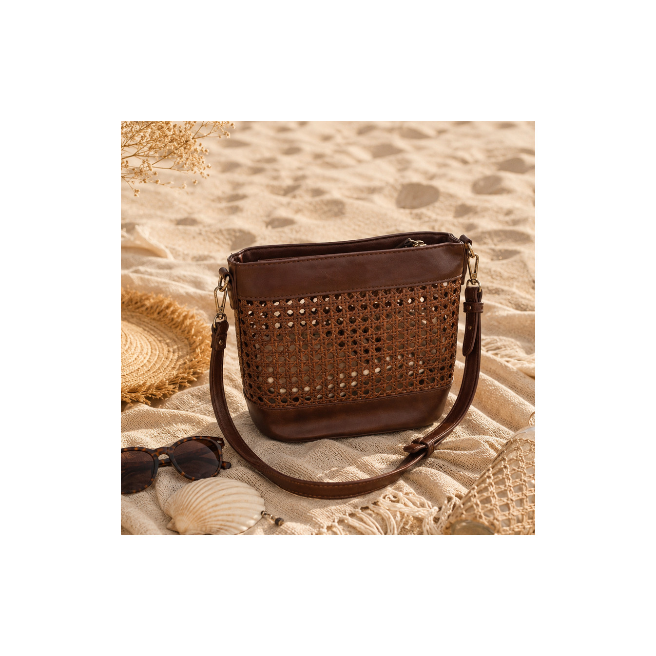 Farfouillette Woven Bucket Bag & Removable Pocket Mocha