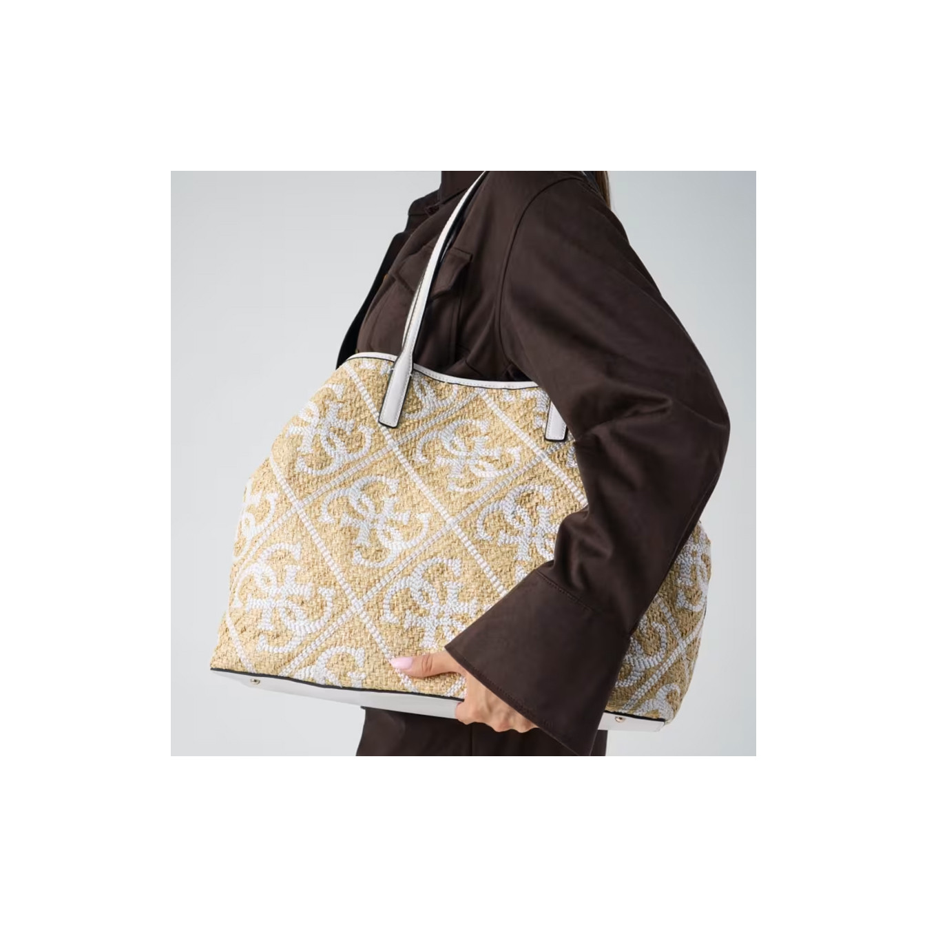 Guess Kirsten Sac Shopping et Pochette 2 en 1 NRI