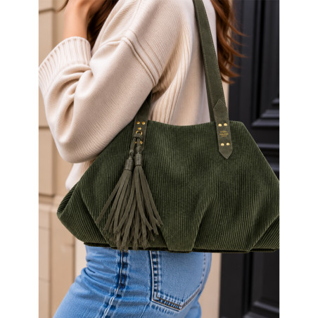 Mila Louise Nicolette VFR2 Sac Côtelé Kaki Dark porté