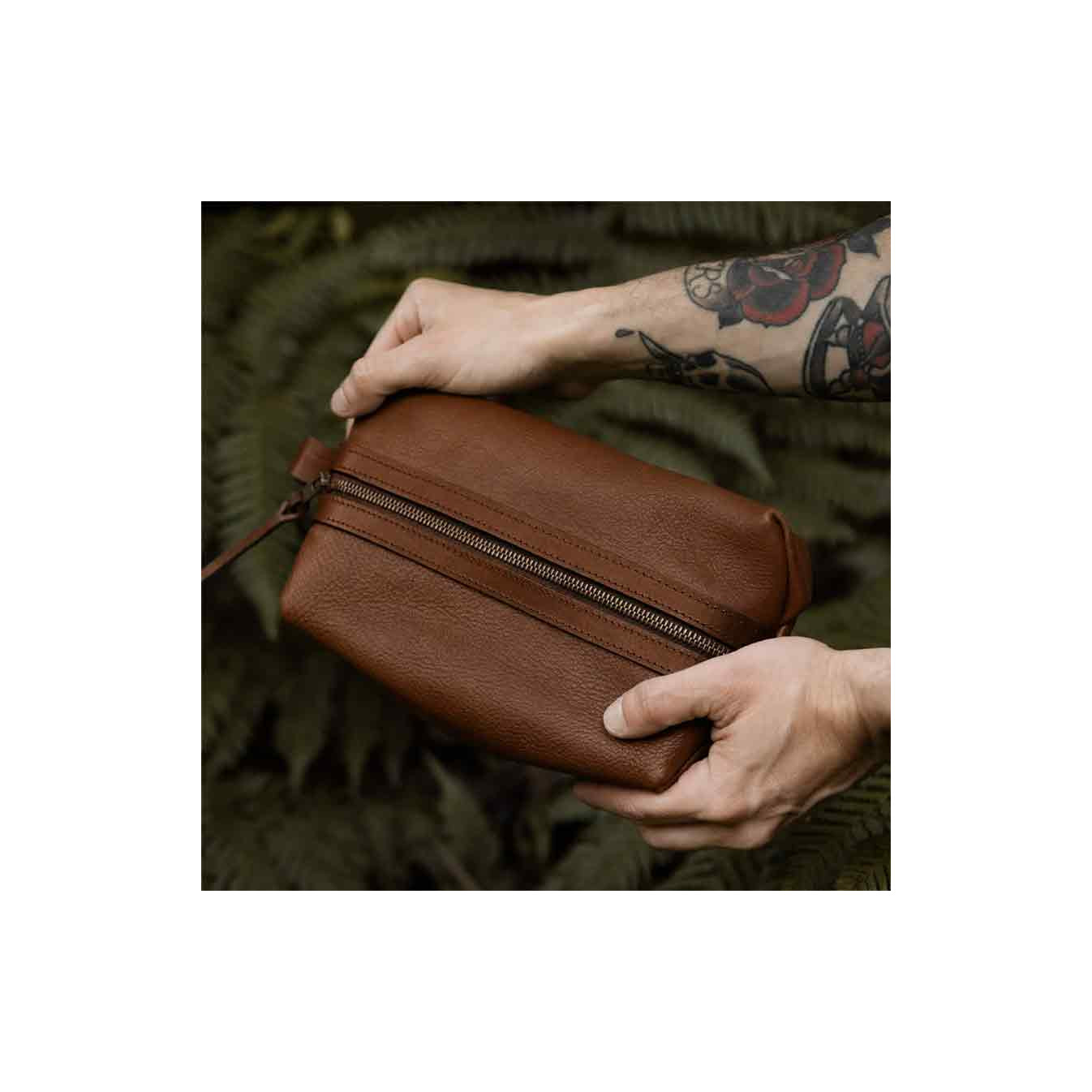 Bleu de Chauffe Trousse de toilette Zazou Cuir Grainé Brun Ambré