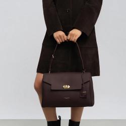 Lancaster Donna Grace Grand Sac Cabas Epaule 531-072 Bordeaux Foncé porté main