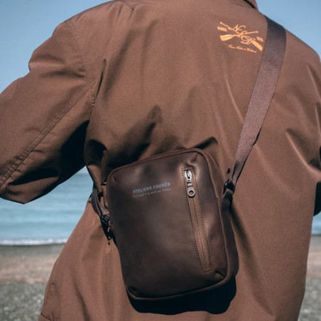 Ateliers Fourès Euclide Pochette Pour Homme En Cuir E200 Mustang