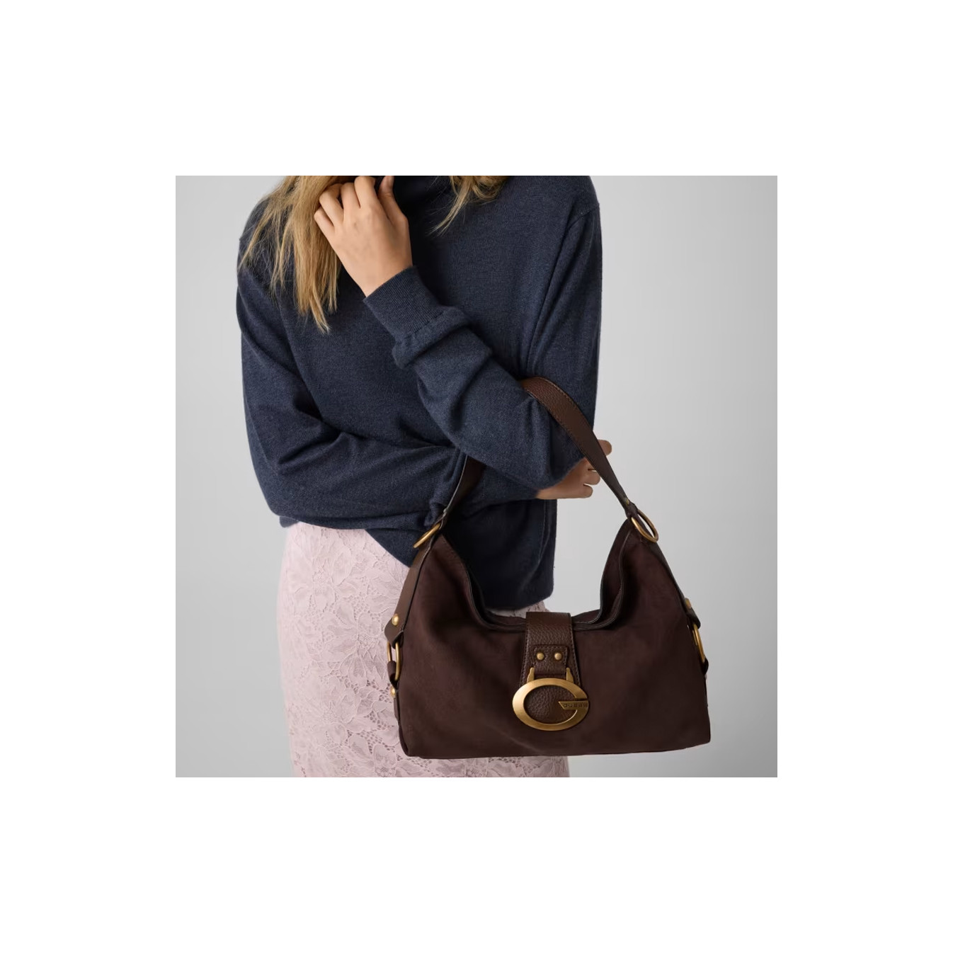 Guess Camden Sac Porté Epaule Moyen Similicuir Facon Nubuck ESP Marron Foncé
