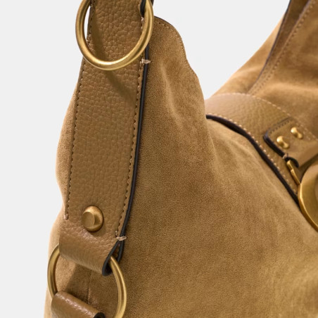 Guess Camden Sac Porté Epaule Moyen Similicuir Facon Nubuck Tan cote